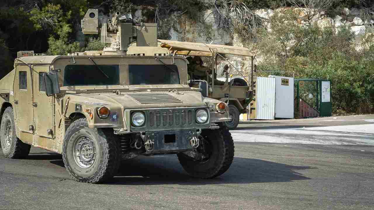 Obrnené taktické vozidlo 4x4 pripravené na nasadenie v teréne