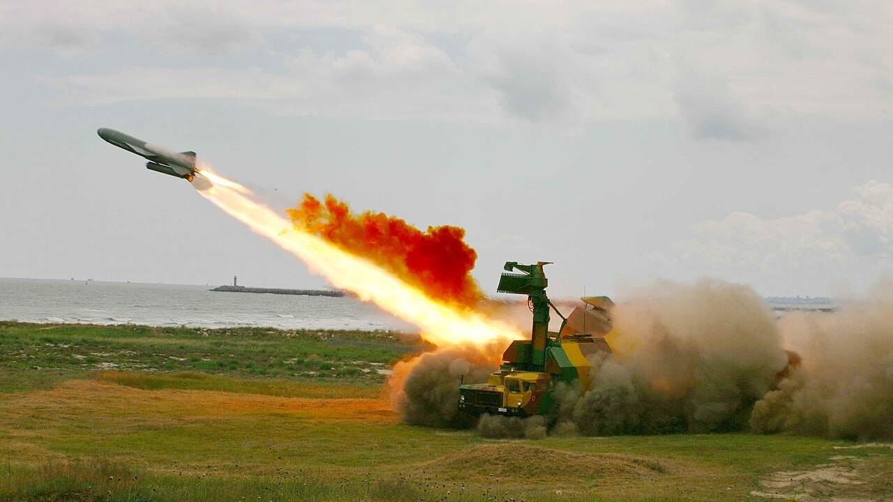 Ilustračná fotografia: Odpal pobrežnej protilodnej rakety zo sovietskeho systému Rubež. Kuba stále využíva viaceré zbraňové systémy z obdobia studenej vojny určené na obranu pobrežia. Foto: Ștefan Ciocan, zdroj: Wikimedia Commons, licencia CC BY-SA 3.0