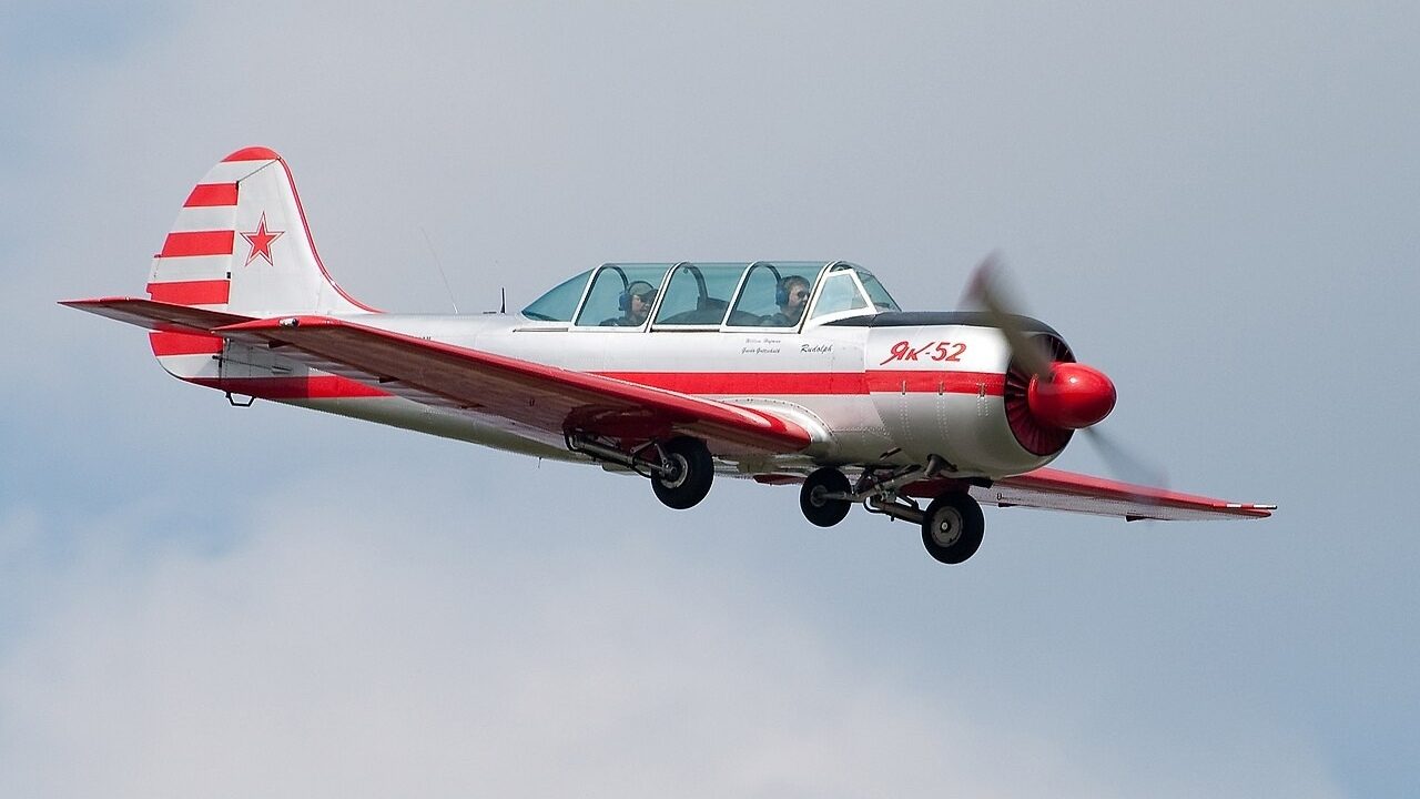 Lietadlo Jak-52 zostrelilo ruský prieskumný dron nad Odesou