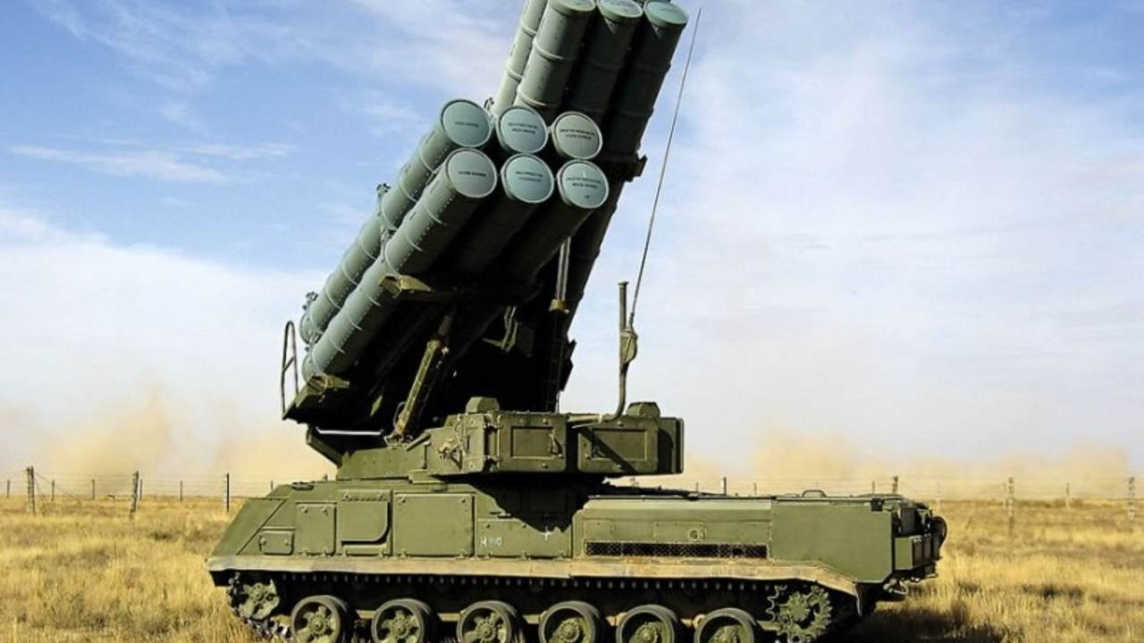 odpaľovacie vozidlo ruského systému protivzdušnej obrany Buk-M3 na pásovom podvozku