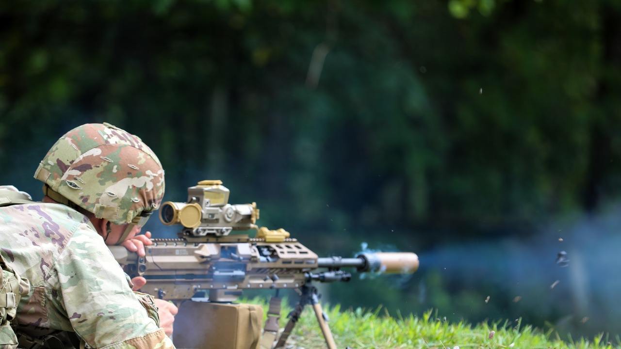 XM8 je späť: Americká armáda oživila názov zo zlyhaného sci-fi projektu. Nová karabína má konečne fungovať