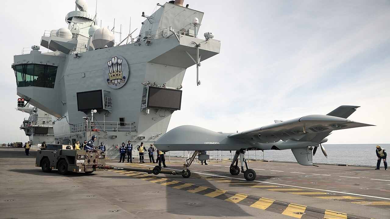 Americký dron Mojave vzlietol z lietadlovej lode: otvára cestu úderom z mora bez pilotov
