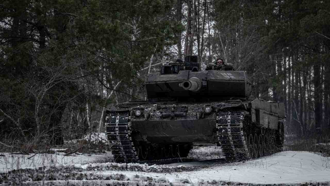 Ukrajina tvrdí, že tank Leopard 2A6 zničil ruský tank T-72B3 na rekordnú vzdialenosť 5,5 km