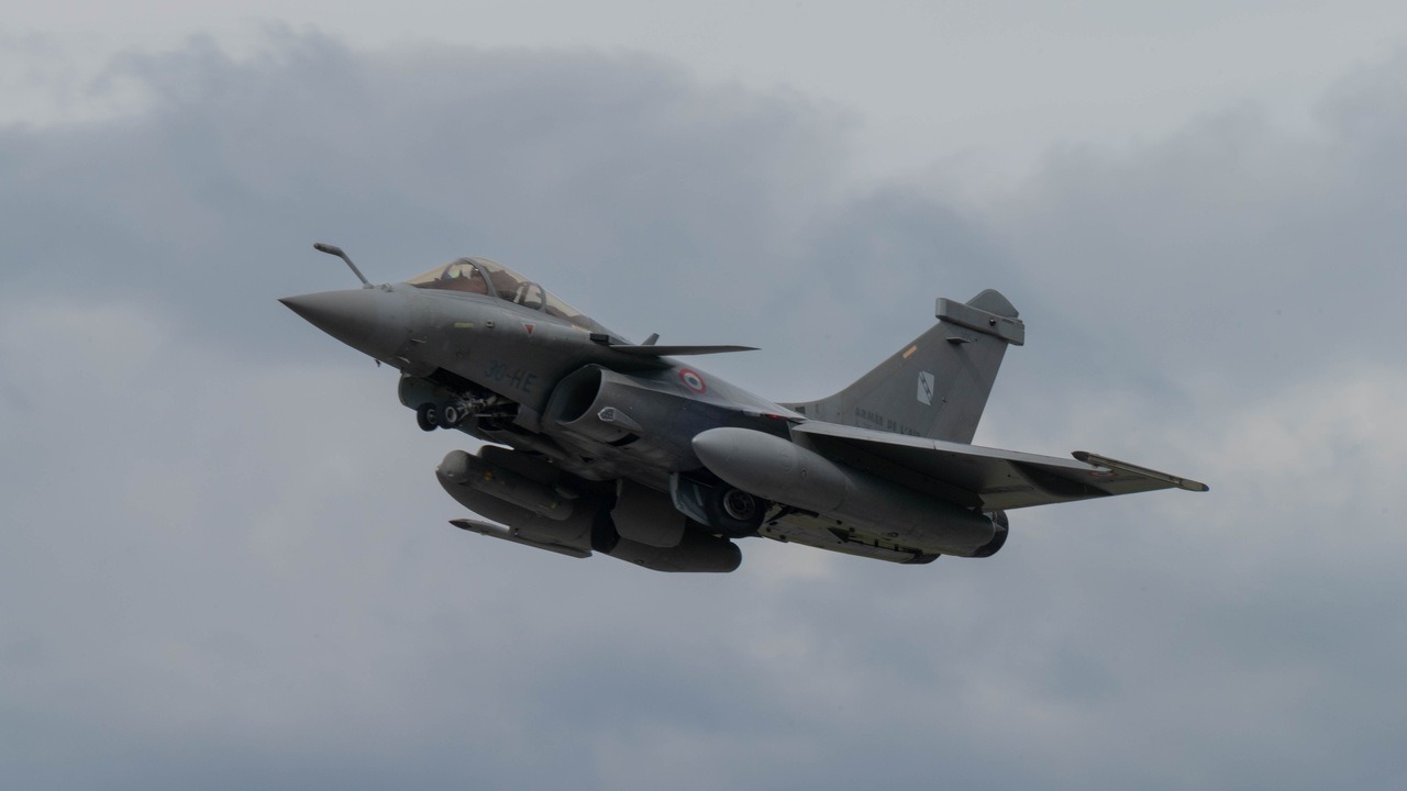 Francúzske Rafale prvýkrát zasahujú nad Baltom: zachytili ruské Il-20