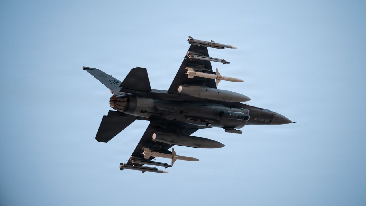 F-16 s nezvyčajnou výzbrojou: USA ukázali nový spôsob útoku