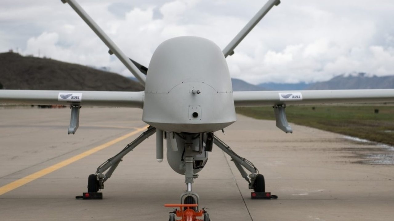 Čína testuje lietajúci nákladiak bez pilota. Obrovský dron unesie tony a pristane takmer kdekoľvek