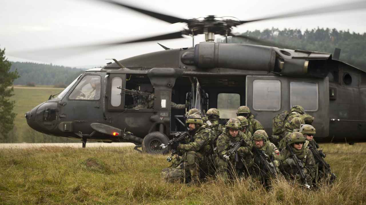 Česko chce prudko zvýšiť výdavky na obranu. NATO už Prahe neuznáva civilné projekty ako vojenské výdavky