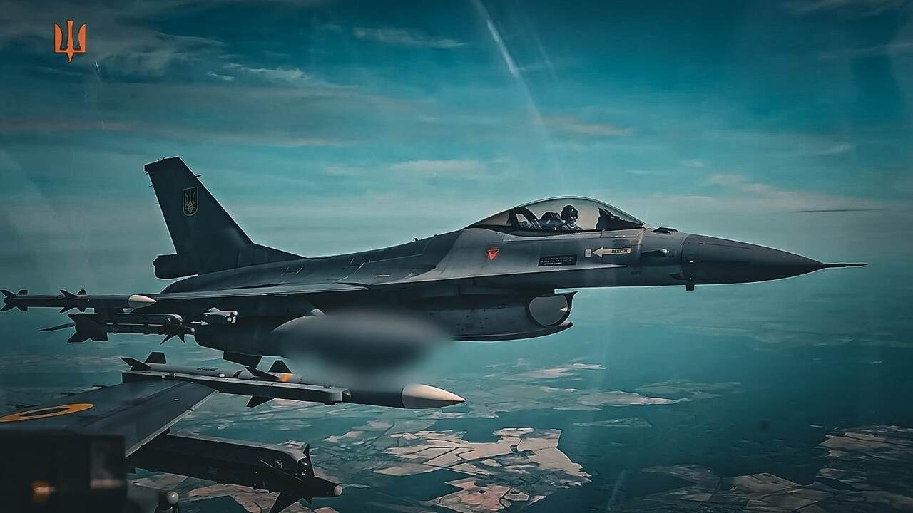 Od sovietskej školy k F-16. Briti menia spôsob myslenia ukrajinských pilotov