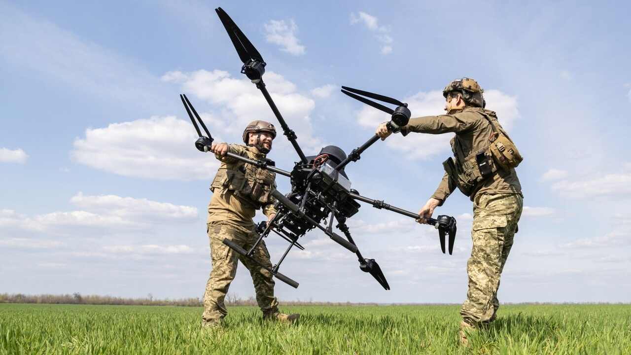 Ruské rušenie mení ukrajinské drony na problém pre Európu. Pobaltie žiada pomoc NATO