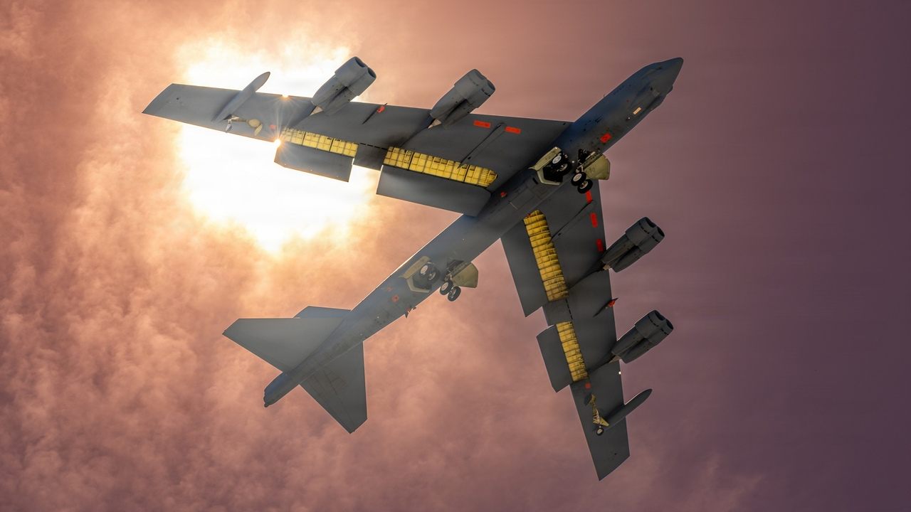 USA pripravujú prvý let bombardéra B-52J. Legendárny stroj dostane nové motory Rolls-Royce a môže lietať až 100 rokov