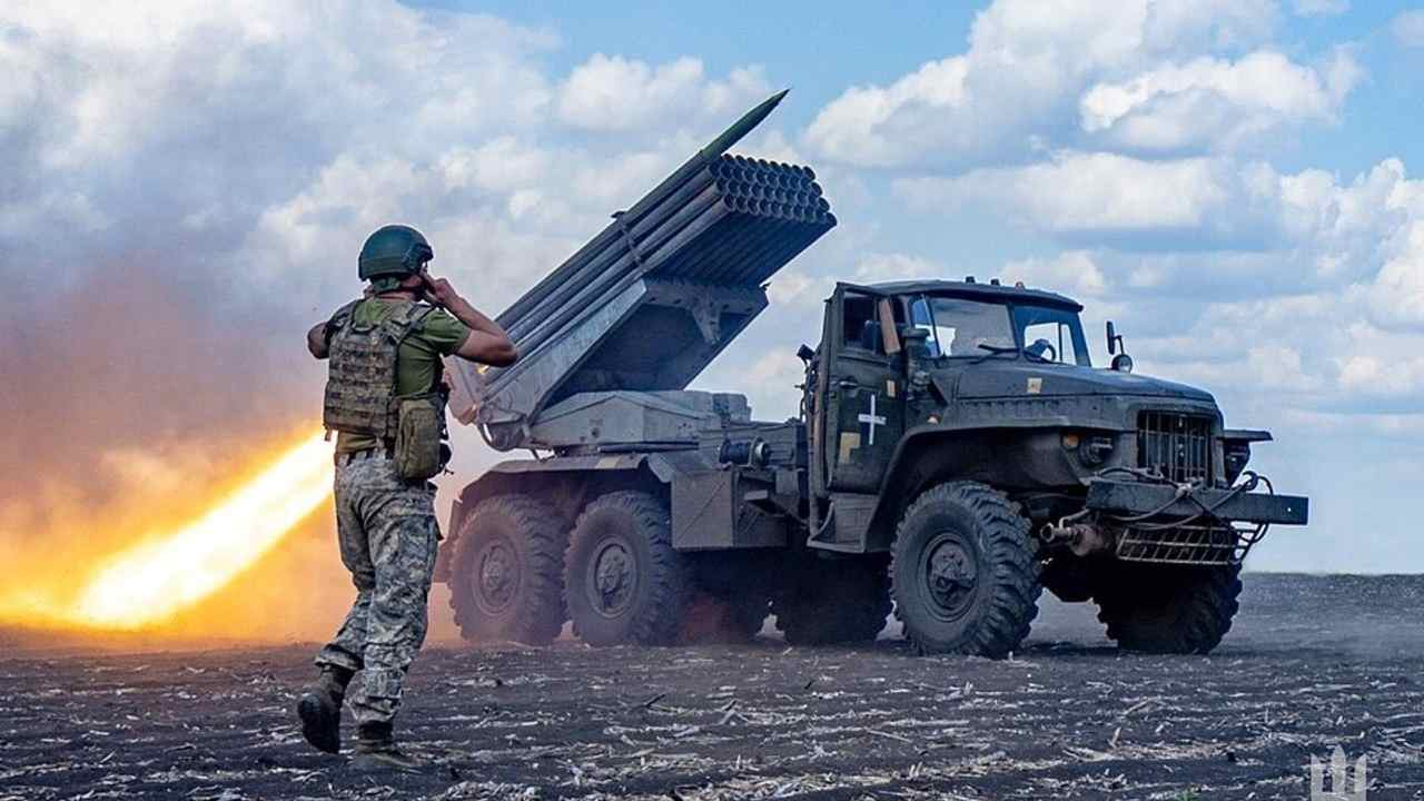 Bielorusko modernizuje raketomety Grad a Uragan. Posádka bude strieľať priamo z kabíny