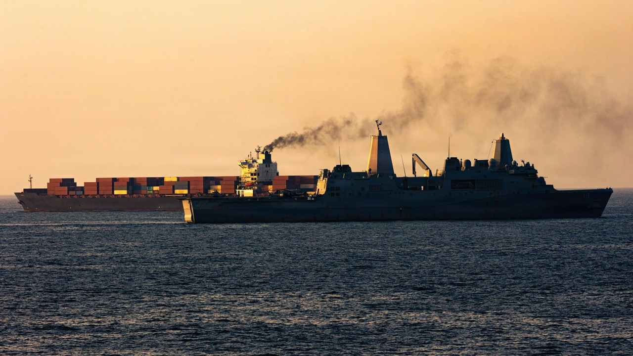 Experti varujú: Iránsky model z Hormuzského prielivu sa môže rozšíriť do ďalších strategických regiónov