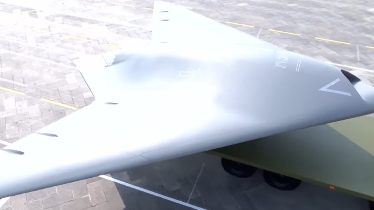 Čína testuje stealth dron GJ-21 s katapultovým štartom: smeruje na lietadlové lode