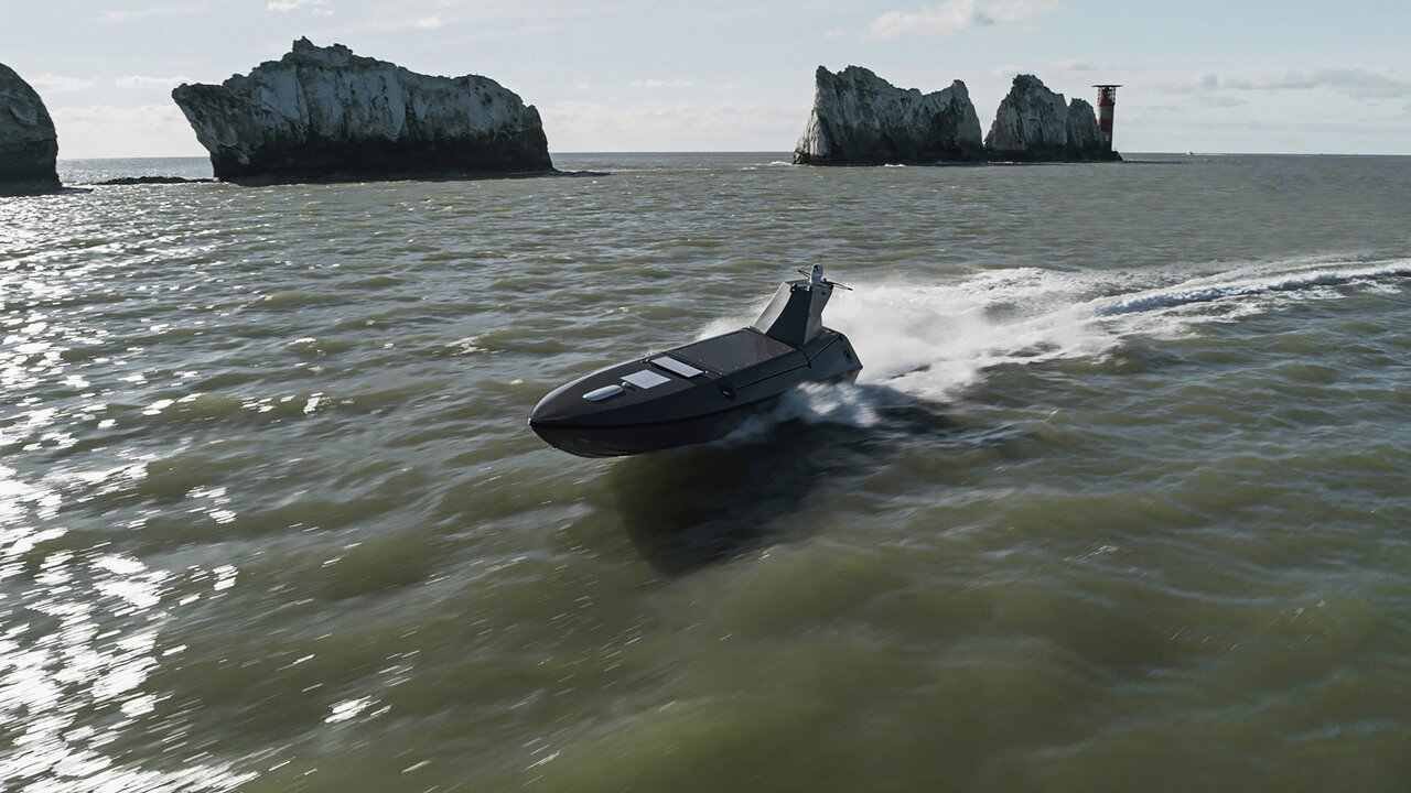 Britské námorníctvo nasadzuje dronové lode Kraken K3 s modulárnou výbavou pre prieskum a boj