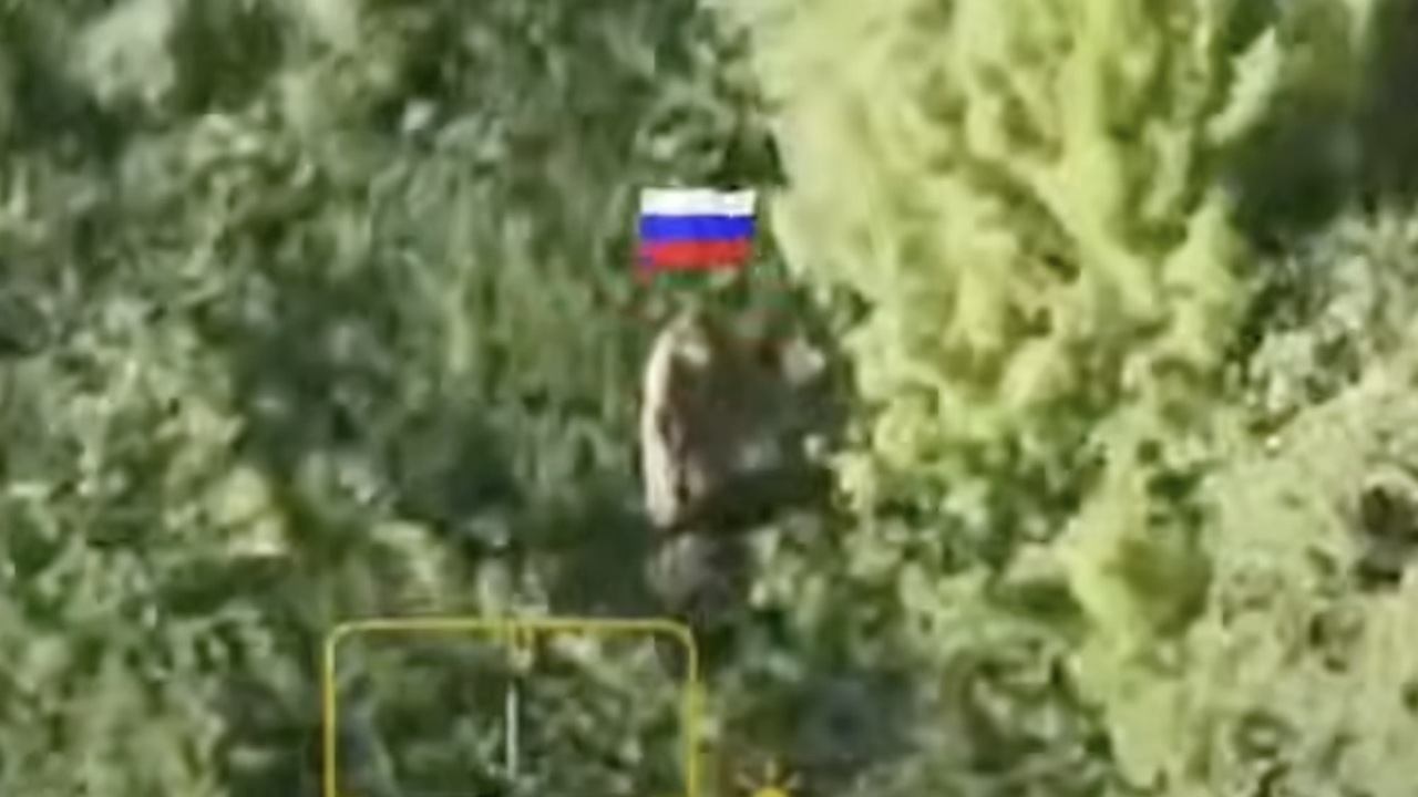 Vojna dronov naberá desivý rozmer. Ruskí vojaci sa vzdali Ukrajincom, počas evakuácie ich napadli vlastné FPV drony