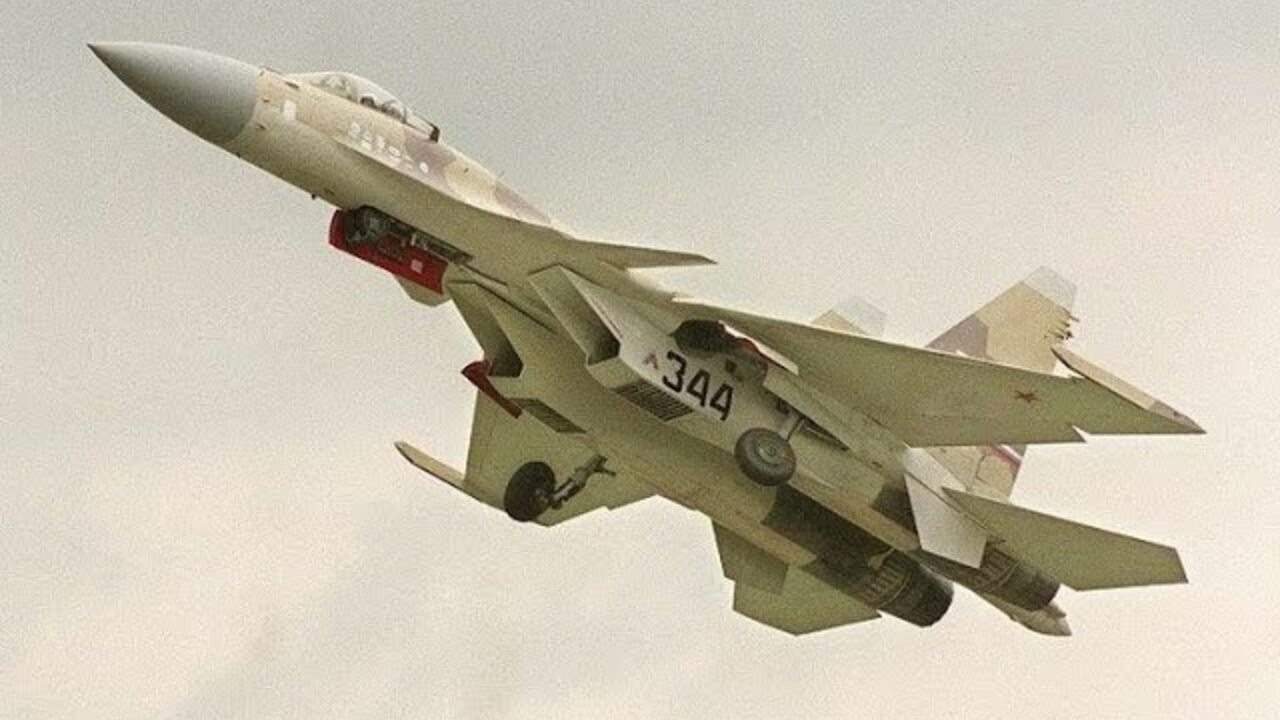 Rusko chcelo stíhačku, ktorá porazí F-22 v manévrovom boji. Su-37 Terminator mal byť odpoveďou na americký stealth