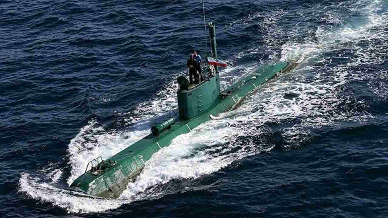 Irán vytiahol tajnú zbraň Perzského zálivu. Miniponorky Ghadir majú ohroziť americké lode