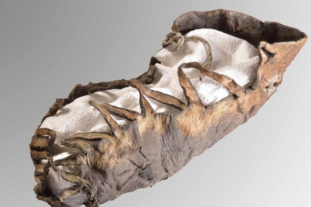 archeológovia našli dokonale zachovanú koženú topánku