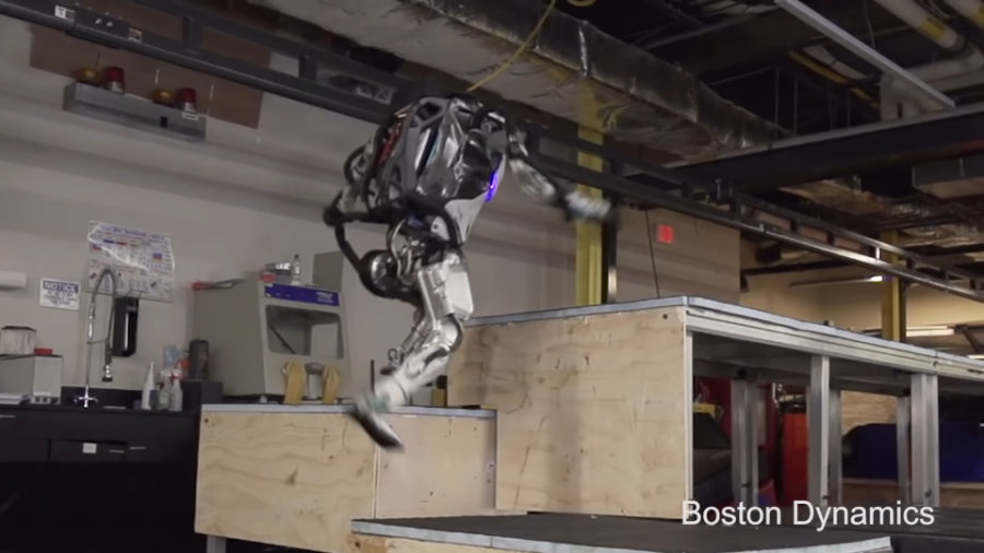 Boston Dynamics Atlas robot robi parkour