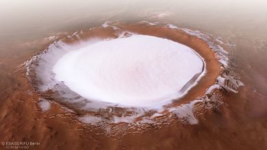 Perspective_view_of_Korolev_crater_opt
