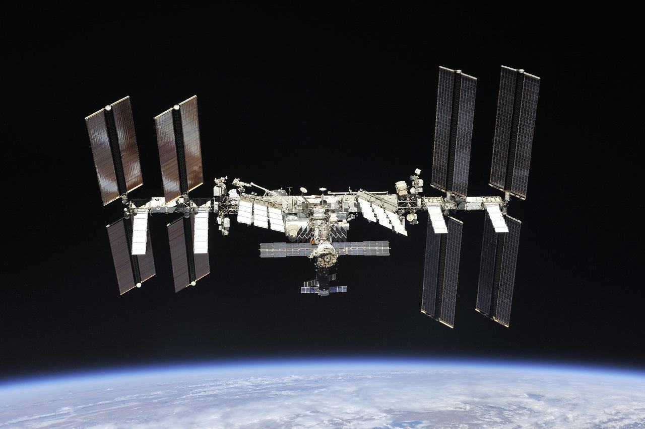 ISS.medzinarovna vesmirna stanica