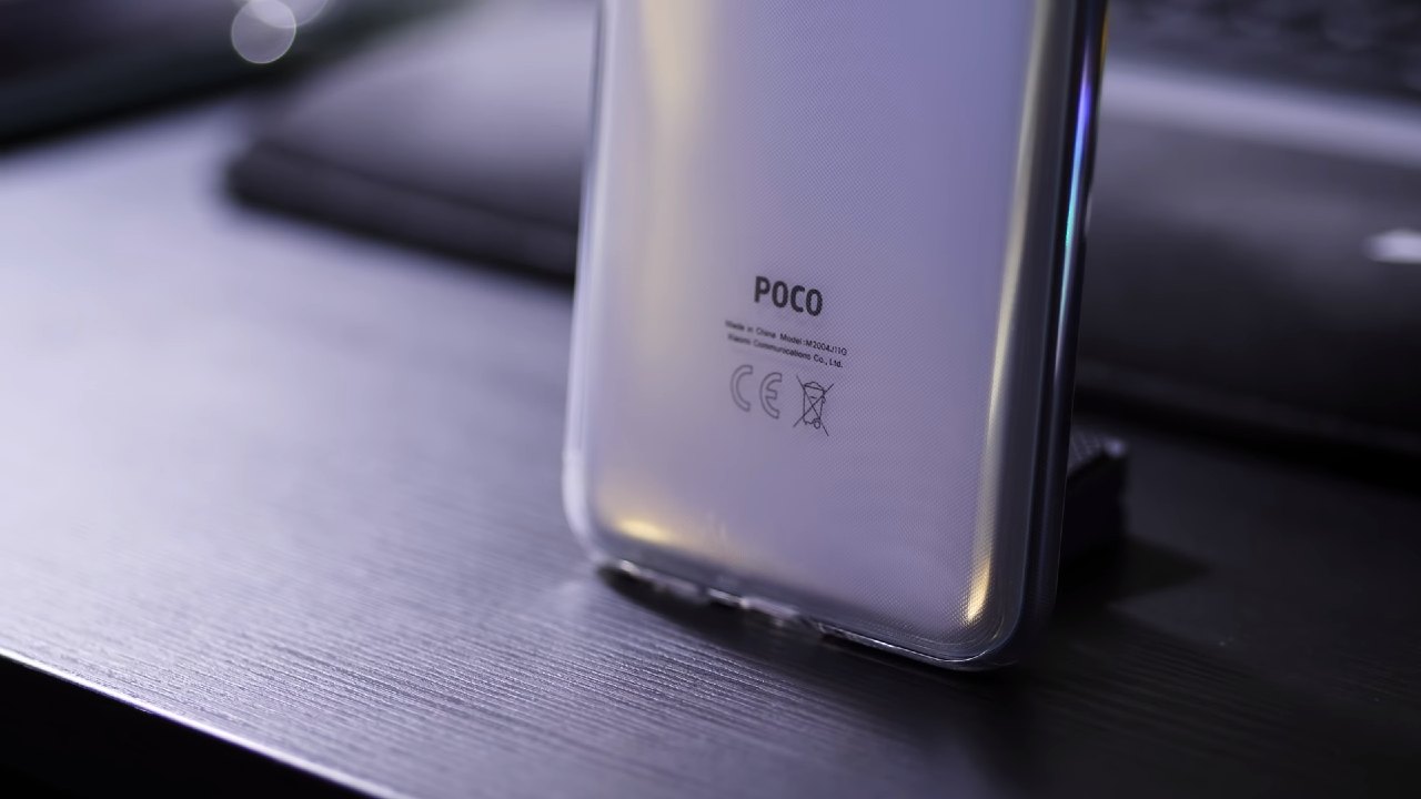 Poco Phone F2 Pro_pohlad zo zadu