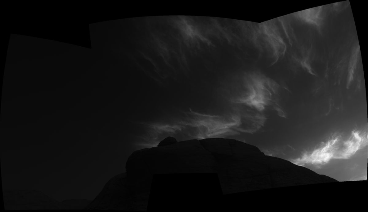 Curiosity-Navigation-Cameras-Spot_oblaky na Marse