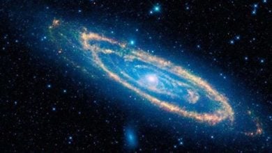 Spätný ráz supermasívnej čiernej diery môže narobiť neporiadok v jadre galaxie