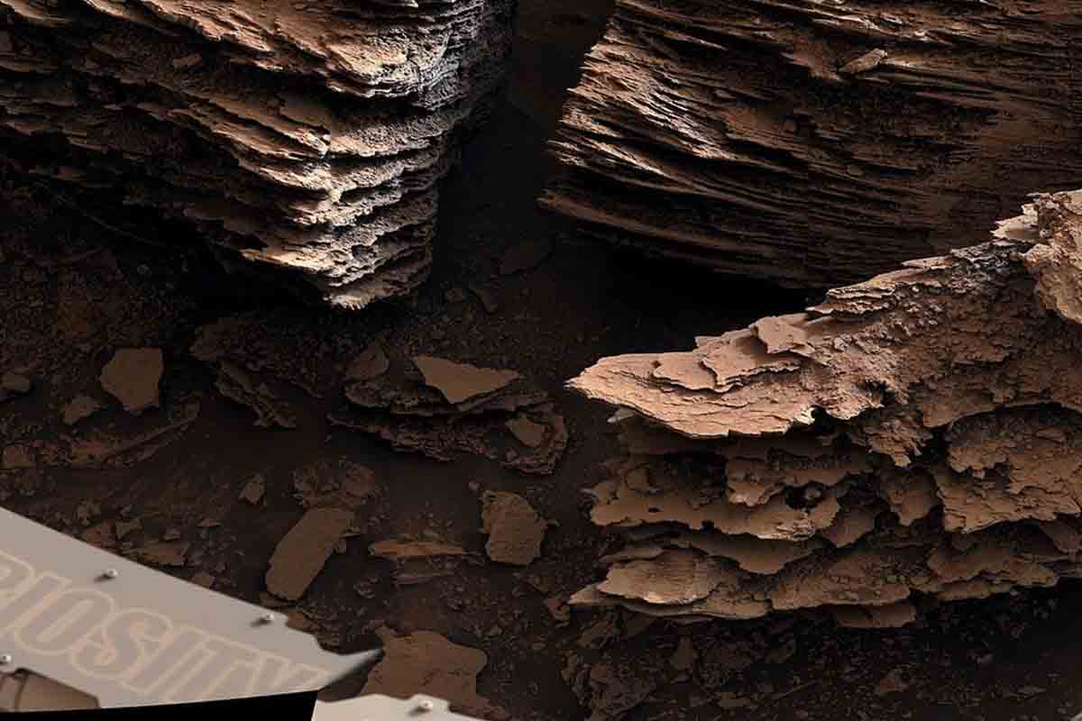 Rover Curiosity natrafil na pozoruhodný región
