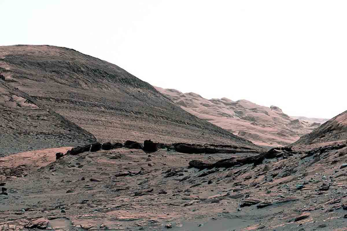 Rover Curiosity natrafil na pozoruhodný región