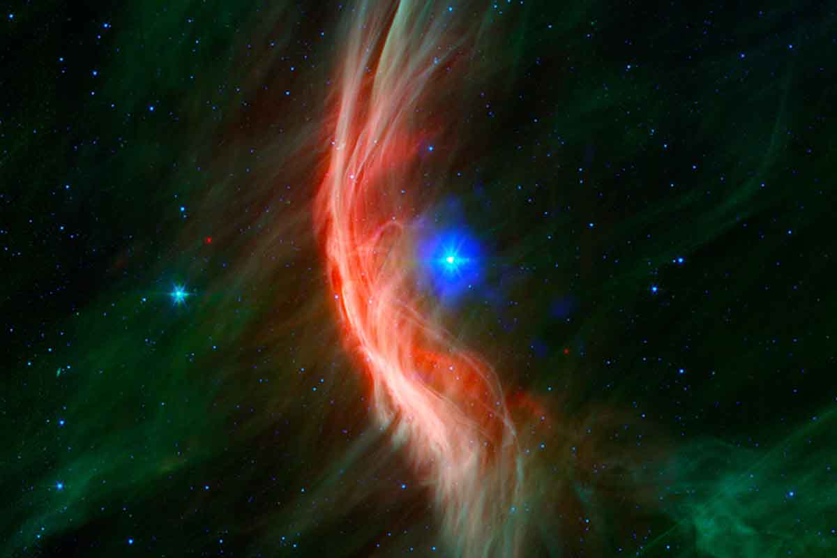 Hviezda Zeta Ophiuchi letí vesmírom závratnou explóziou
