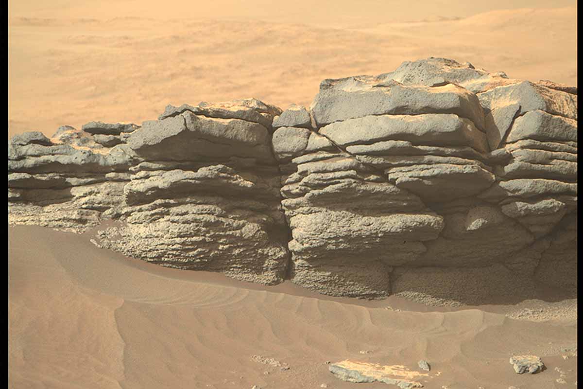 Sopečné horniny na Marse pomáhajú vedcom pochopiť ako vznikol život na Zemi
