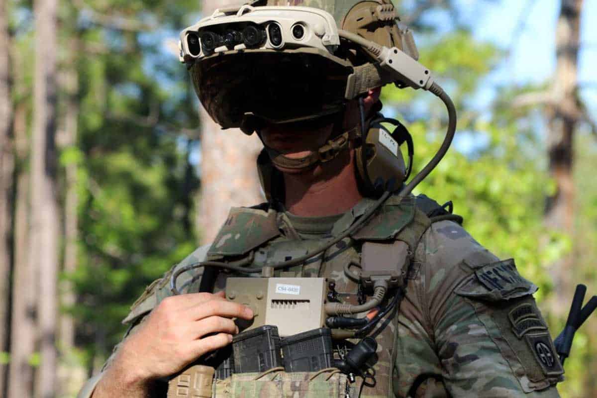 Americká armáda dostane od Microsoftu okulire HoloLens
