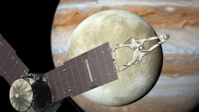 Sonda Juno zachytila najdetailnejší záber povrchu mesiaca Europa
