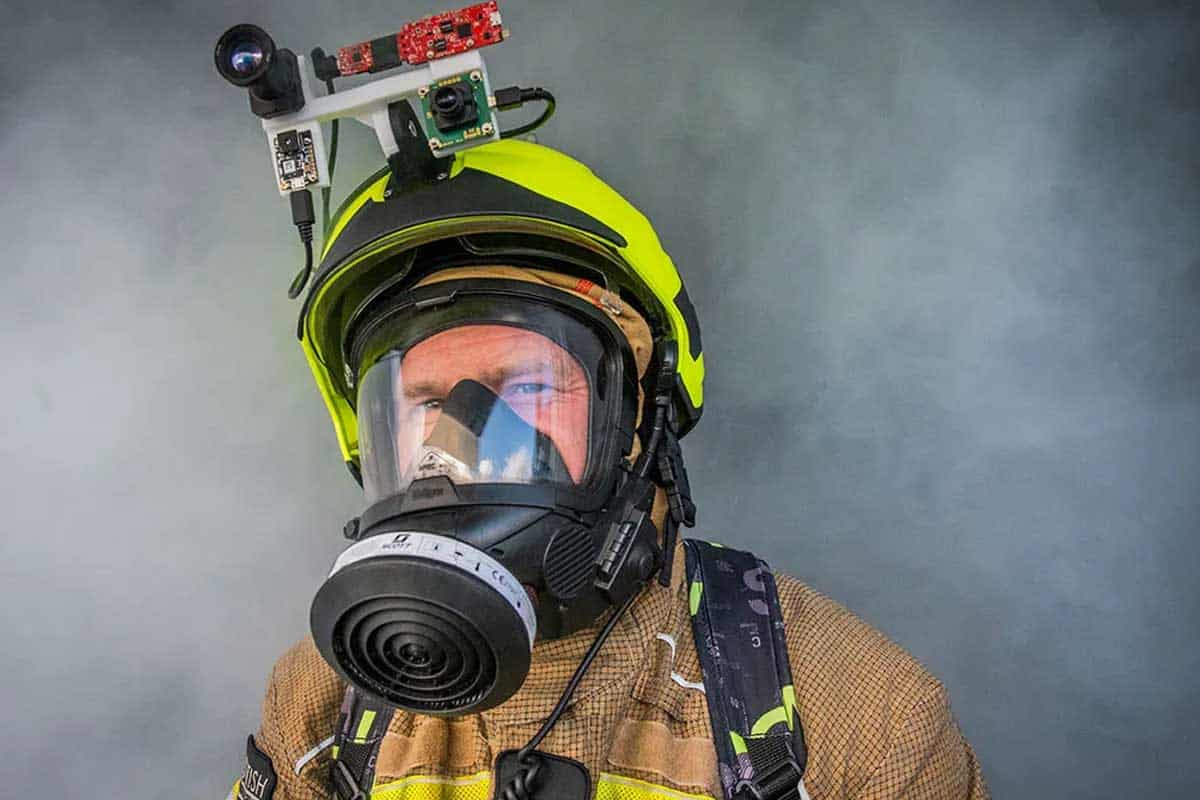 Smart prilba umožní hasičom chrániť životy