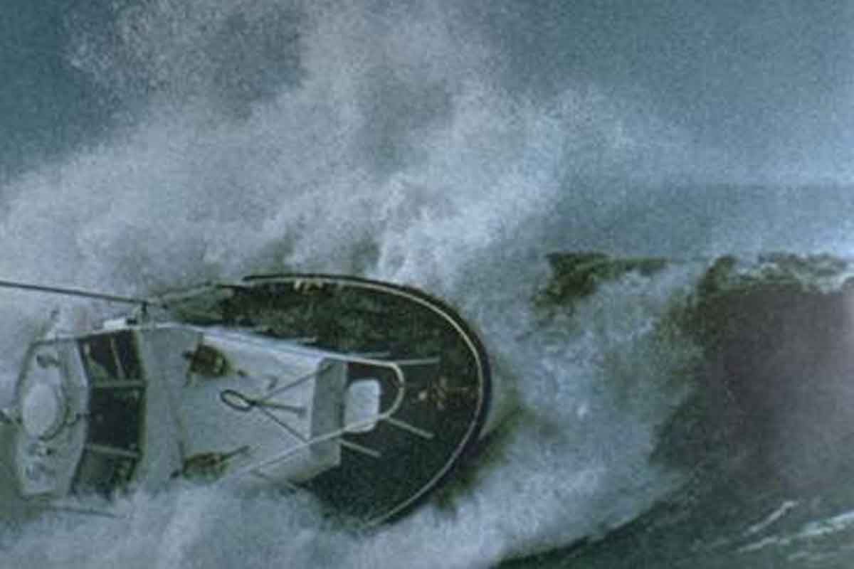 Extrémne vlny sú nepredvídateľné a môžu potopiť lode