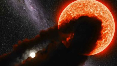 čo spôsobilo prudké rozjasnenie hviezdy vo vzácnej sústave?