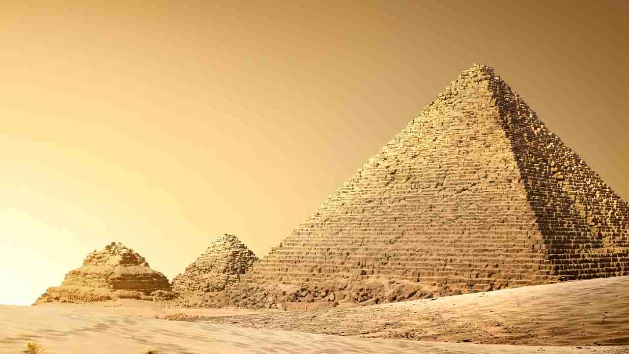 Pyramidy ako ich stavali egyptania_titulka