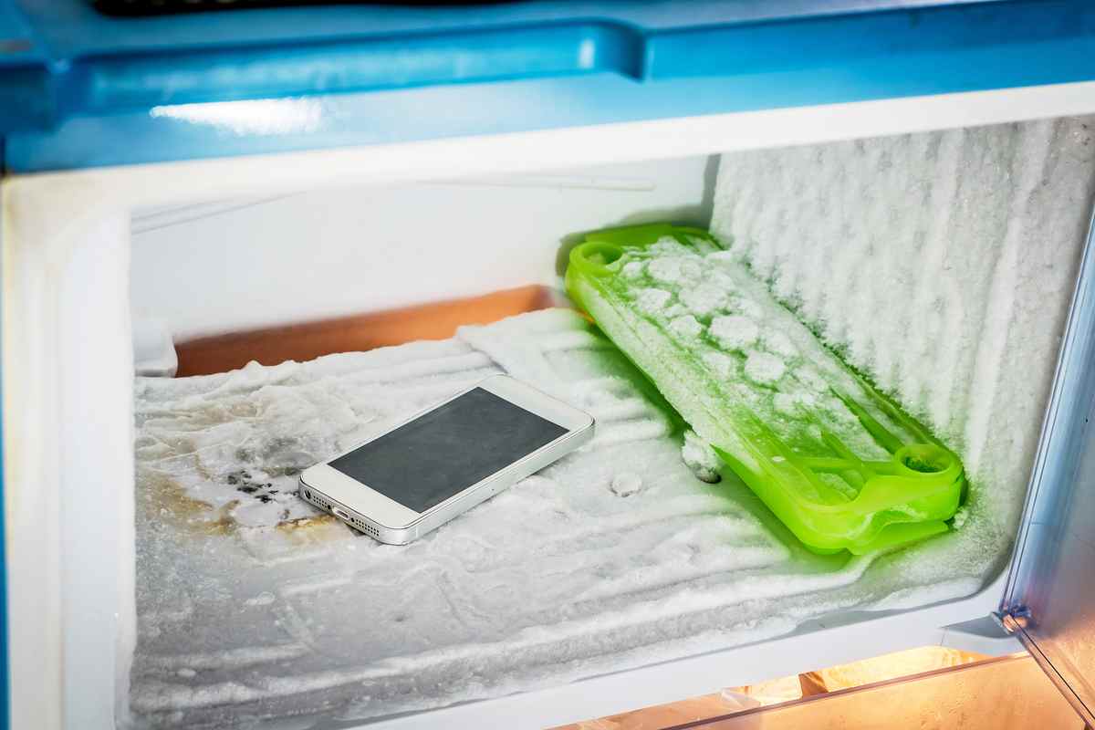 smartfon v chladnicke