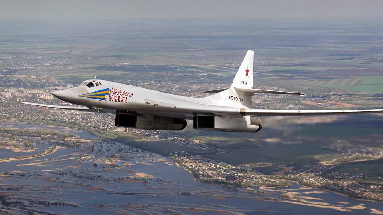 Najsilnejší bombardér sveta nie je americký B-2 ani B-52. Ruský Tu-160 hrá úplne inú ligu