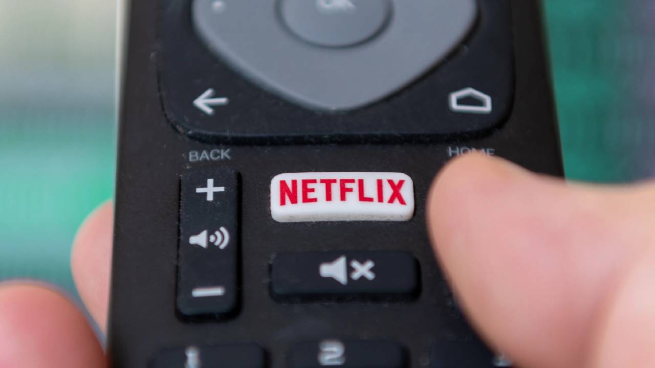 Netflix zapojil AI do 300 titulov. Niektoré drahé scény by bez nej vôbec nevznikli, tvrdí