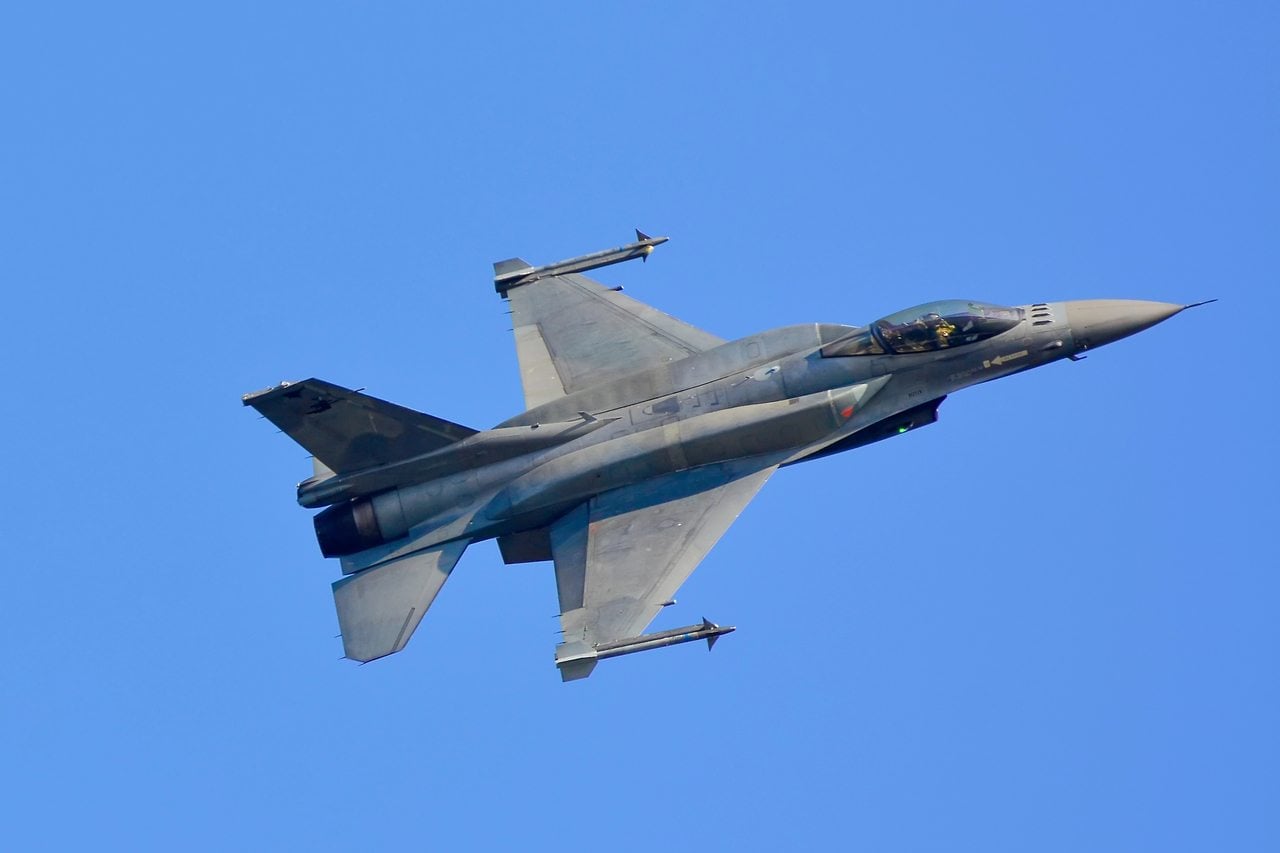 Stíhačku F-16 počas letu ovládala umelá inteligencia. Americké letectvo prekročilo ďalšiu hranicu