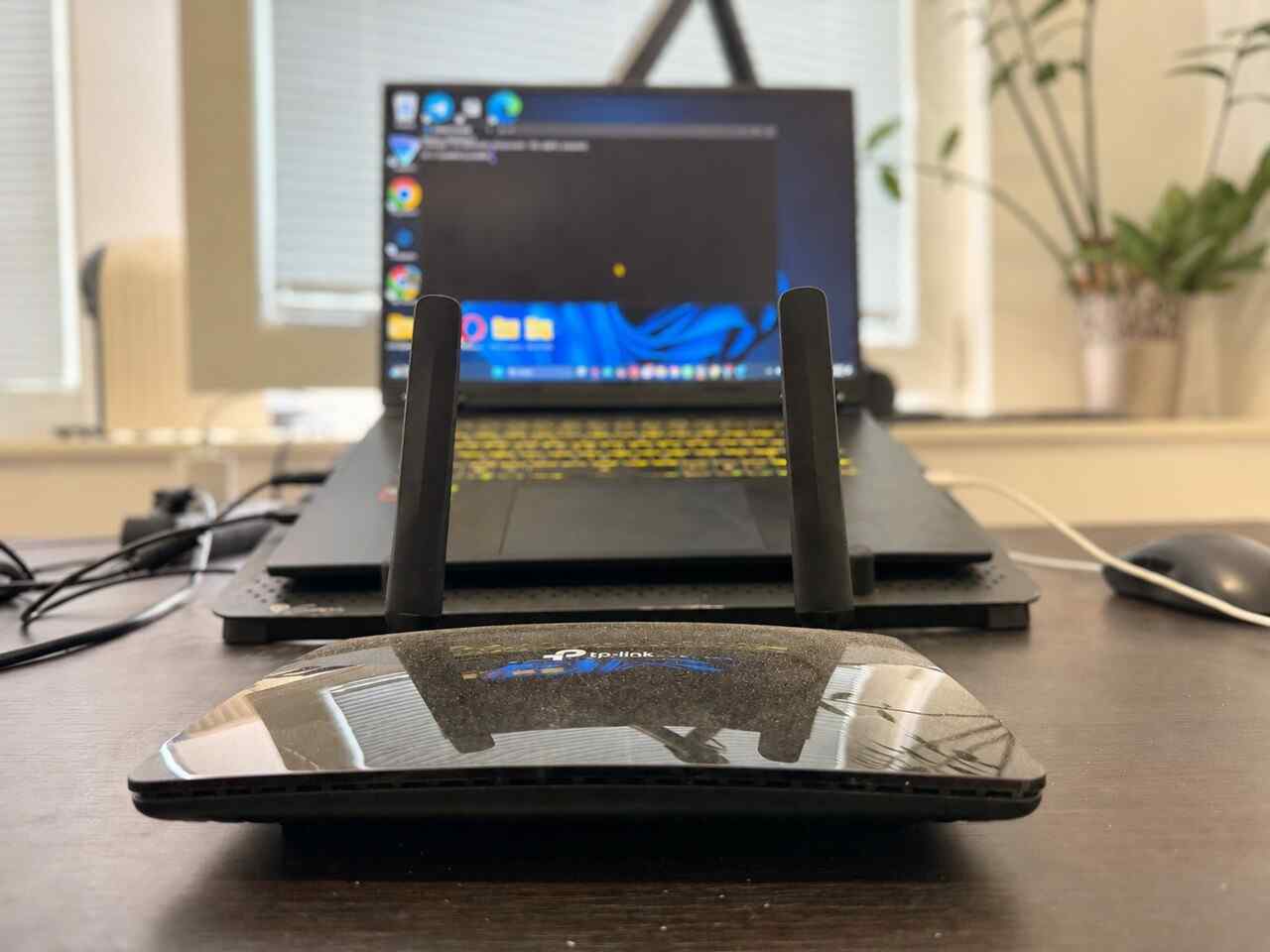 Internet ti ide pomaly alebo vypadáva? Tieto 4 PowerShell príkazy ti ukážu, kde je problém
