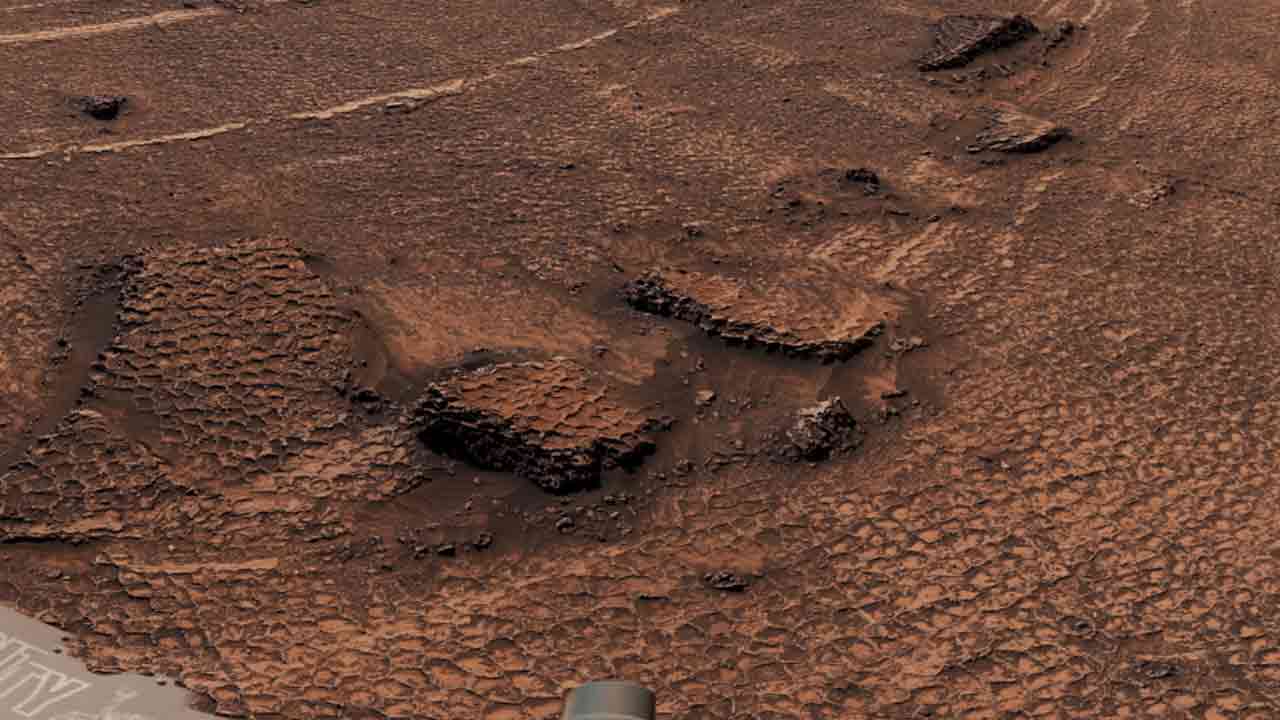 Rover Curiosity objavil na Marse záhadné útvary pripomínajúce včelí plást. Vedci netušia, ako vznikli