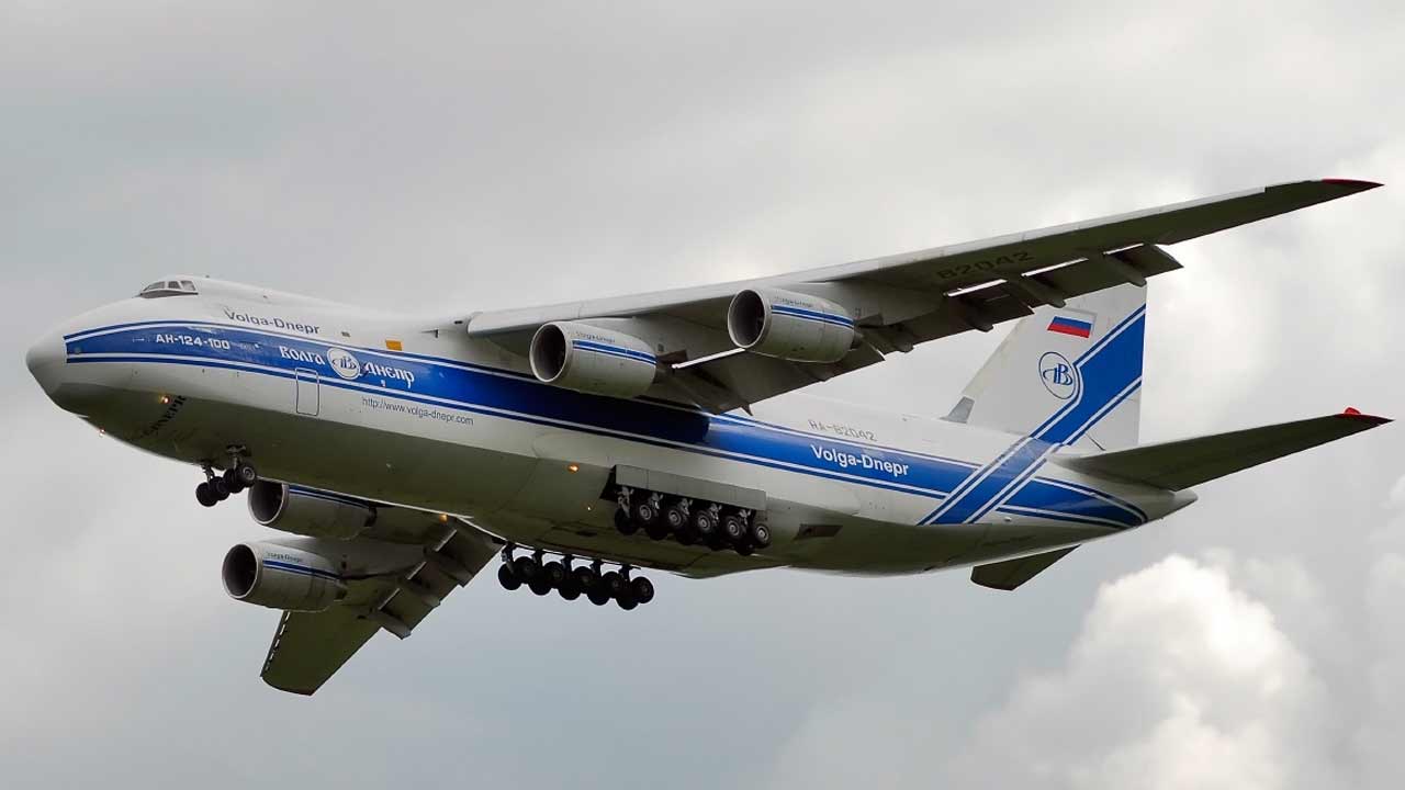 Nemecko obvinilo Rusko z prípravy útoku na Antonov An-124 na nemeckom letisku. Dron prenikol až do zabezpečeného areálu