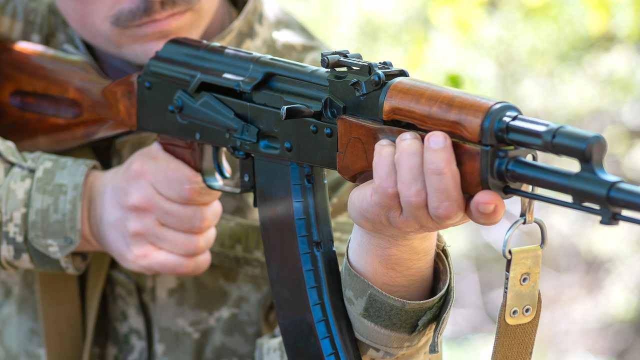 Rusko chystá presnejšiu AK-12 pre špeciálne jednotky. Kalašnikov ukázal novú verziu AK-12+