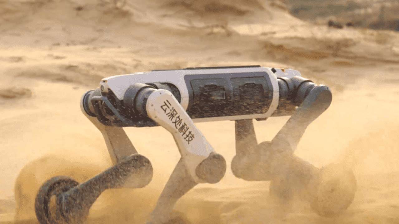 VIDEO: Tento robotický pes zvládne aj 55 °C. Čínsky Lynx sa preháňa pieskom a zdoláva strmé svahy