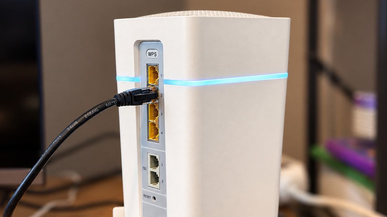 Na Ethernet porte routera blikajú dve malé diódy. Nie sú tam len na ozdobu. Vieš, čo znamenajú?