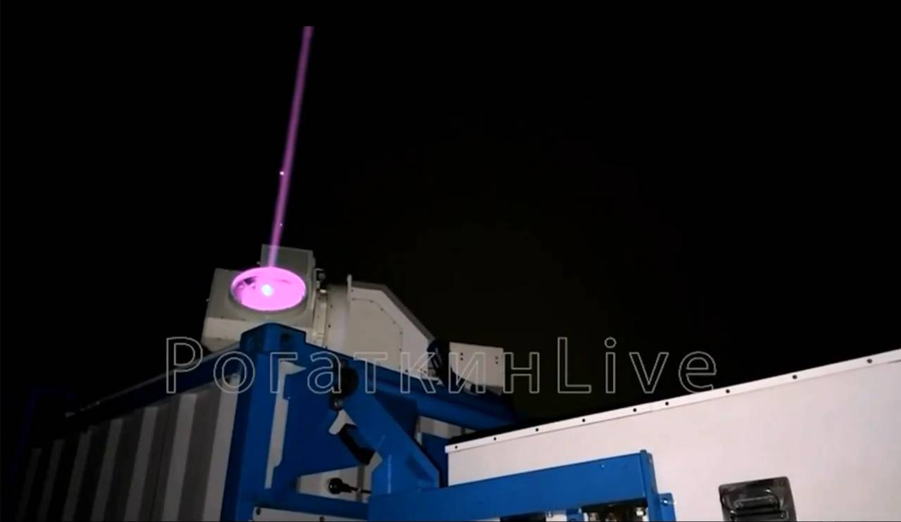 VIDEO: Rusko ukázalo bojový laser proti dronom. Tvrdí, že už zničil stovky ukrajinských strojov