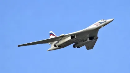 Strategický bombardér Tu-160 počas letu na oblohe